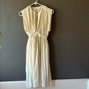 Elegant Cream Sleeveless Dress